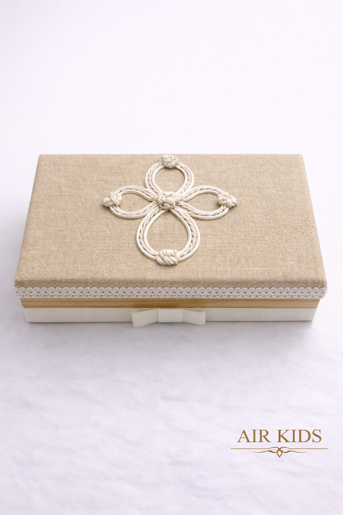 Kit bautizo  en caja para niño modelo cruz 0845