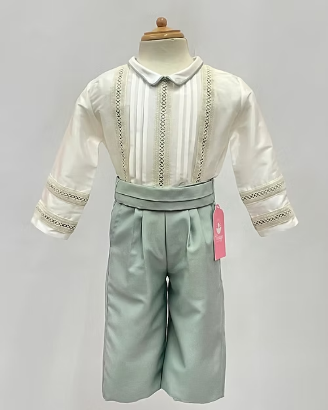 Traje de bautizo para niño