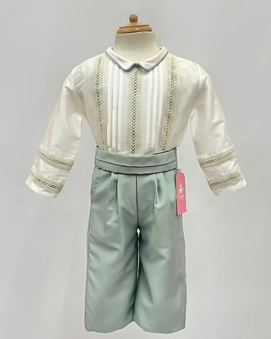 Traje de bautizo para niño