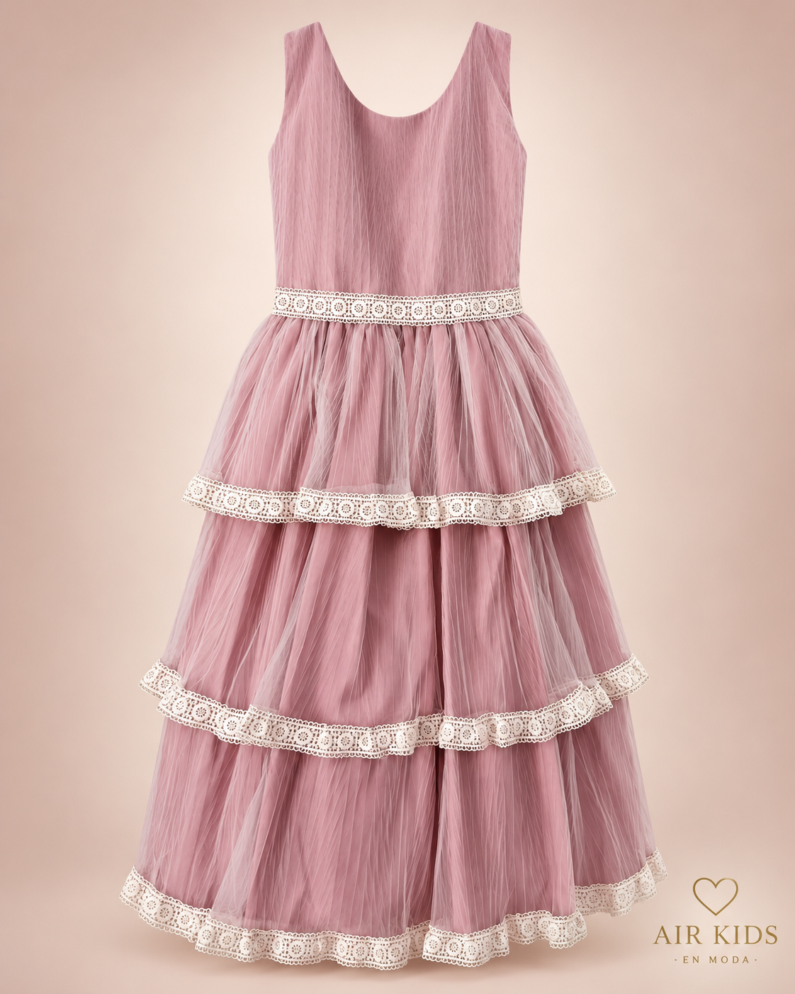 Vestido con encaje.