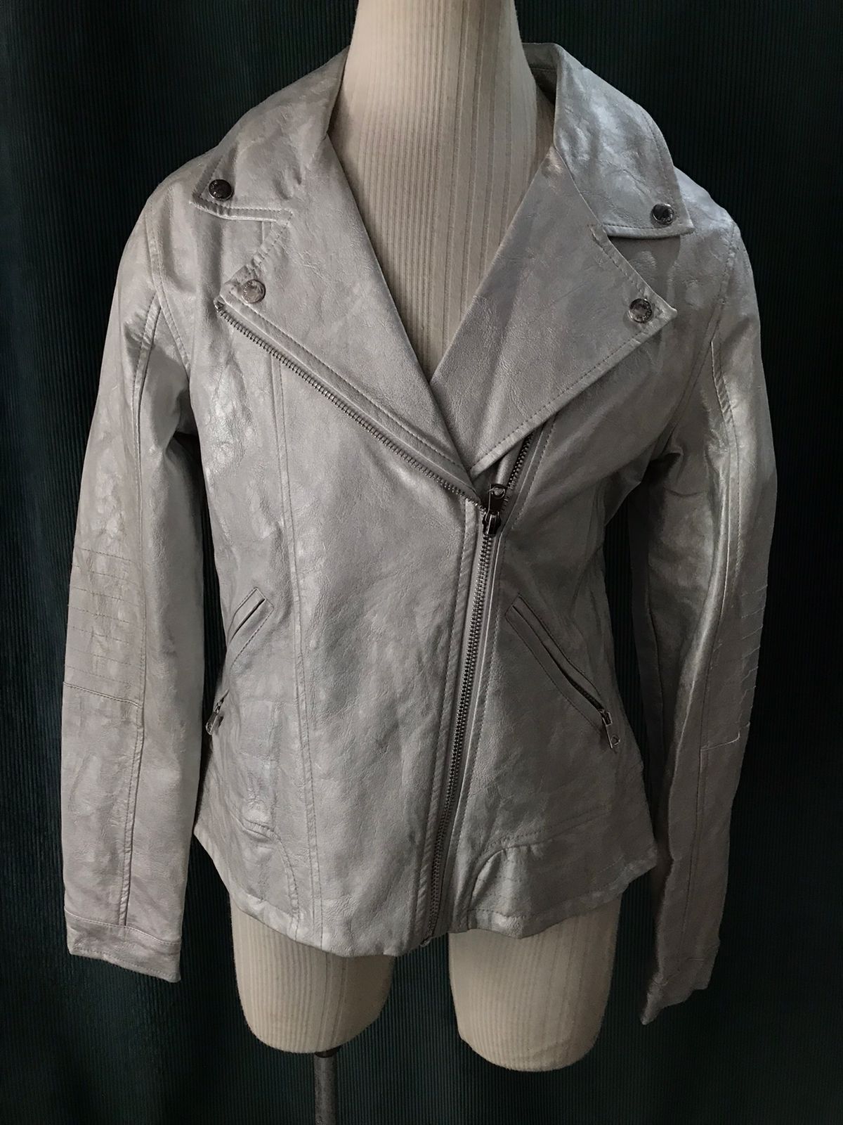 Chamarra de Piel Plateada para Niña 6410-39