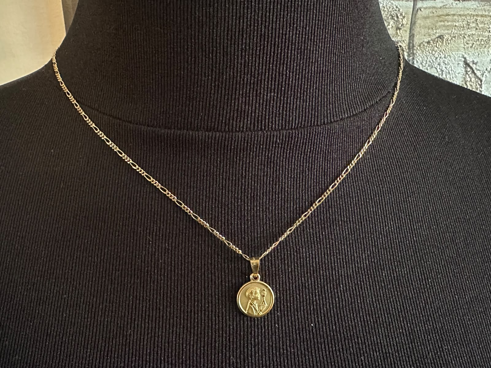Medallon de oro 00148
