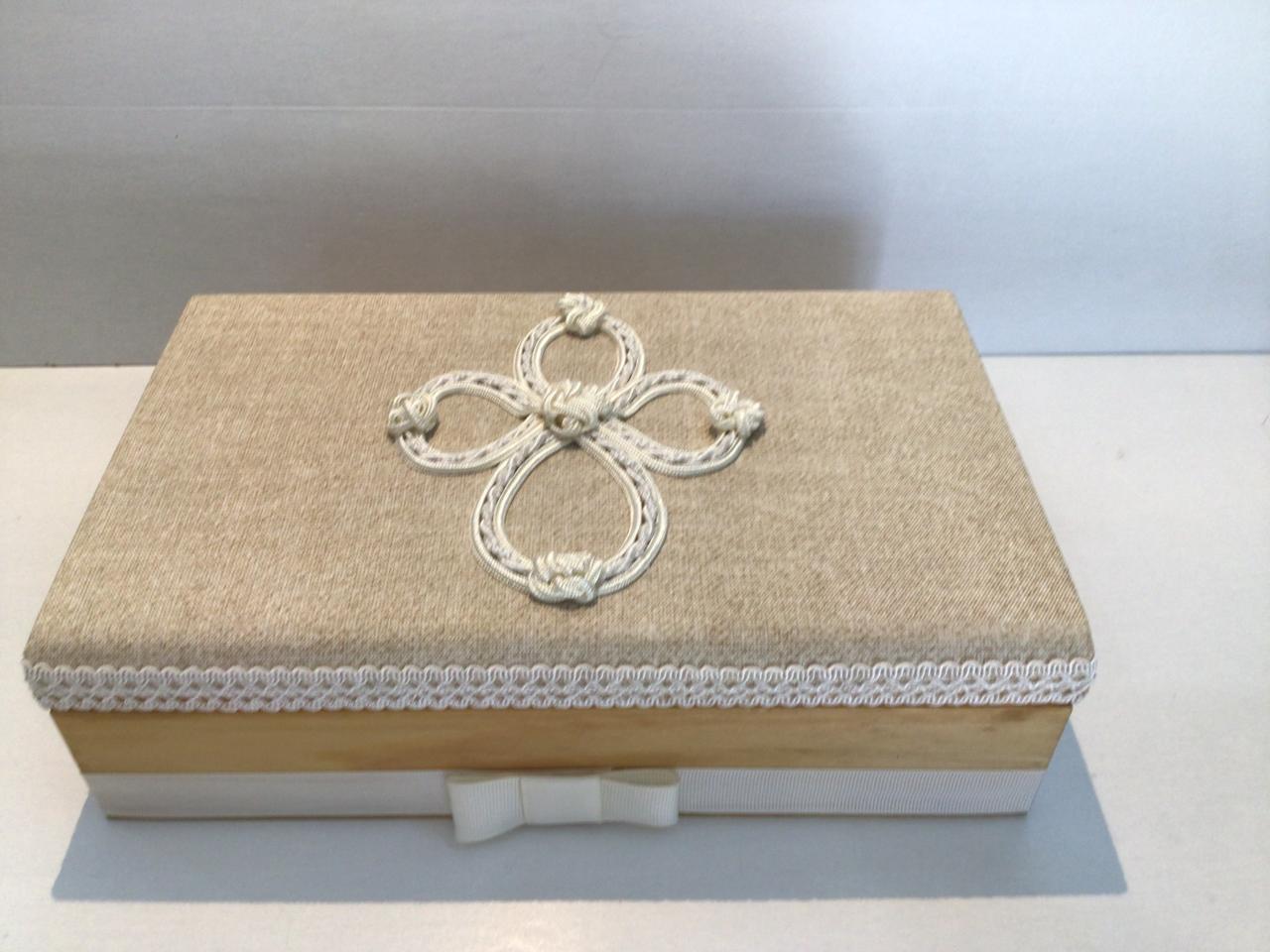 Kit bautizó  en caja para niño modelo cruz 0845