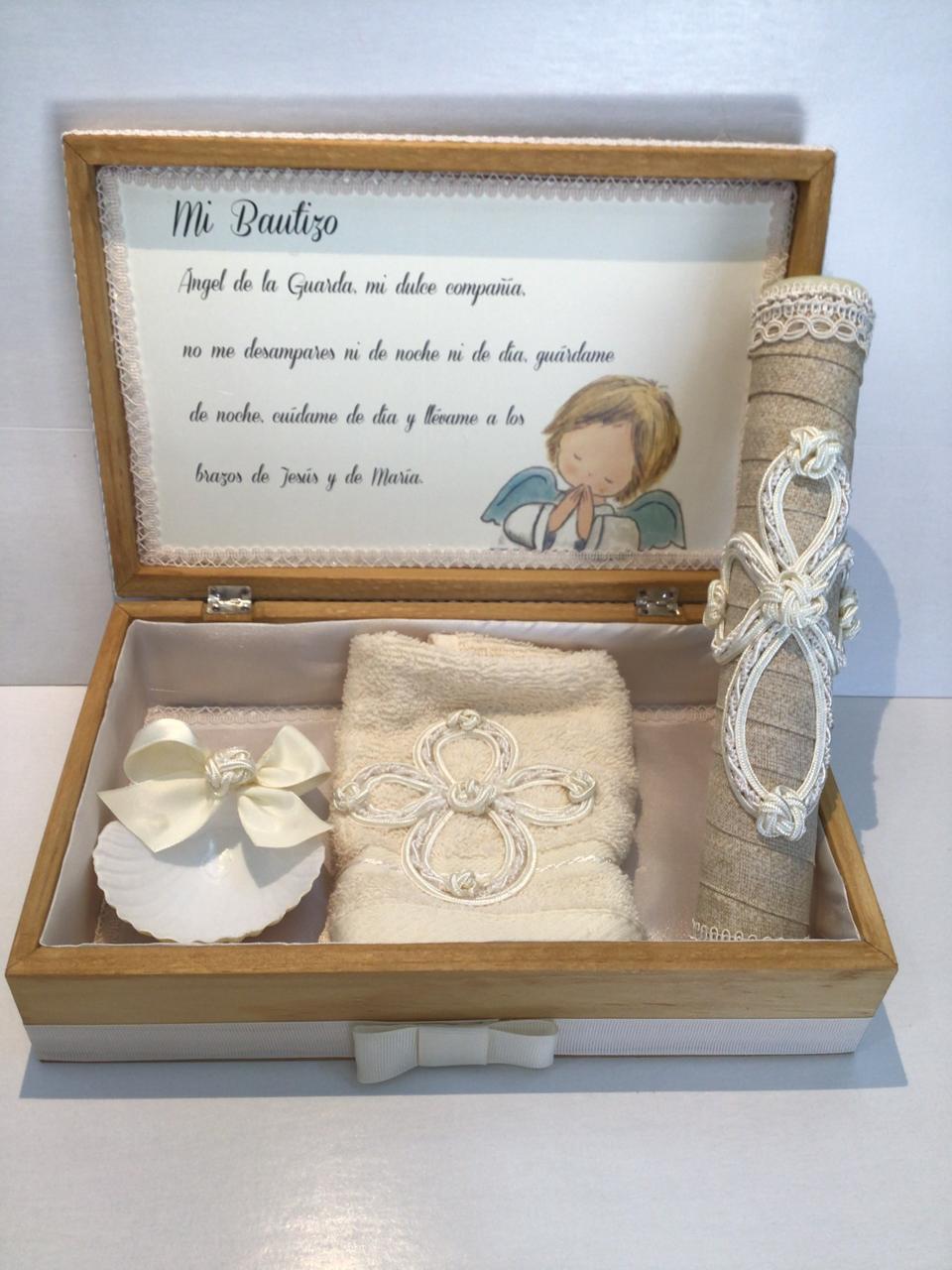 Kit bautizó  en caja para niño modelo cruz 0845