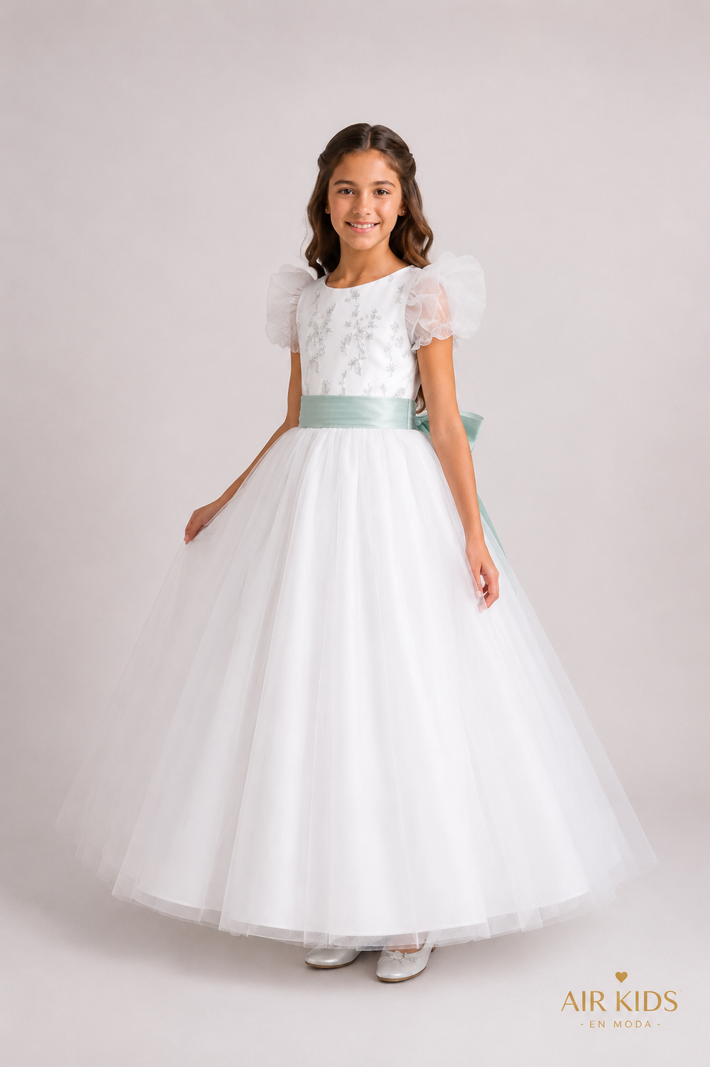 VESTIDO PRESENTACION FALDA TUL PETO BORDADO MANGA TRES OLANES DE ORGANZA 26-025-8A